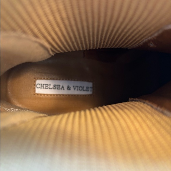 Chelsea & Violet Audrina Suede Western Style Boots - Picture 6 of 11